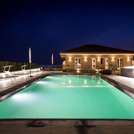 Affittacamere Villa Antonio アーチ・カステッロ エクステリア 写真