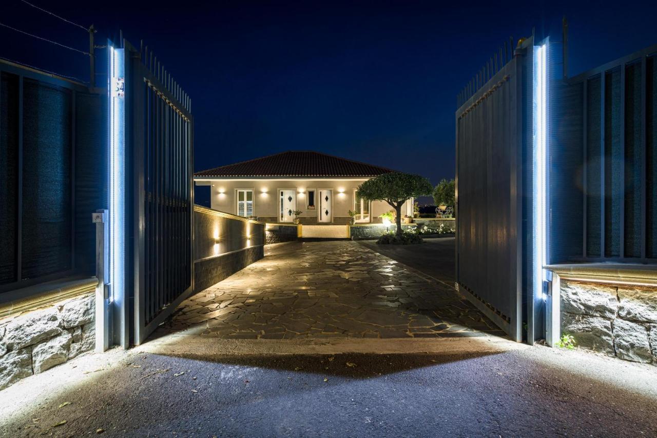 Affittacamere Villa Antonio アーチ・カステッロ エクステリア 写真