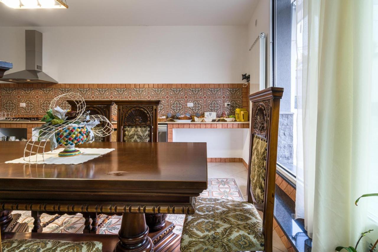 Affittacamere Villa Antonio アーチ・カステッロ エクステリア 写真