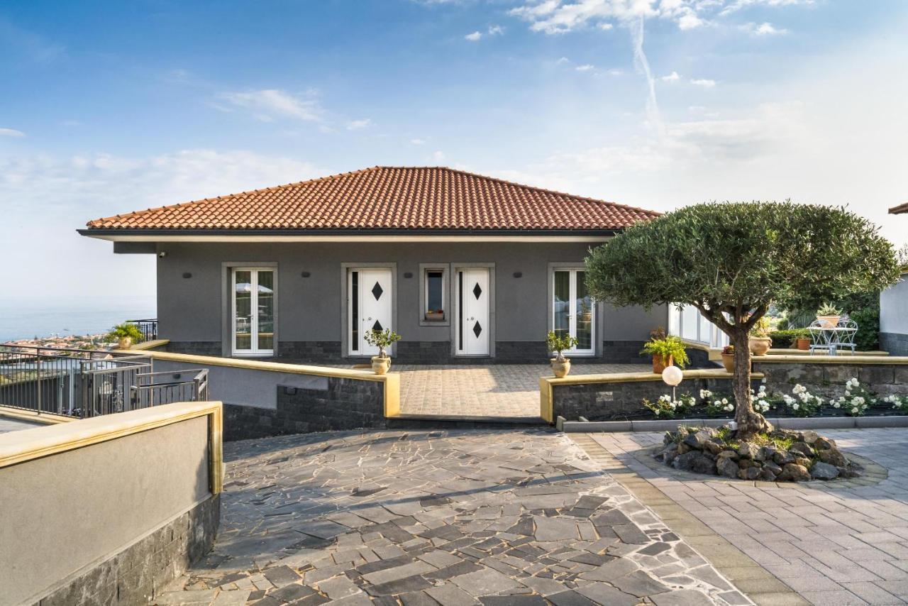 Affittacamere Villa Antonio アーチ・カステッロ エクステリア 写真