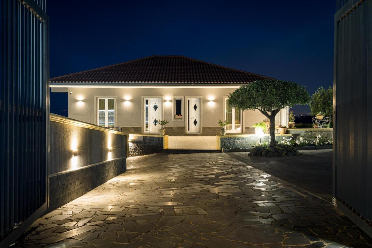 Affittacamere Villa Antonio アーチ・カステッロ エクステリア 写真