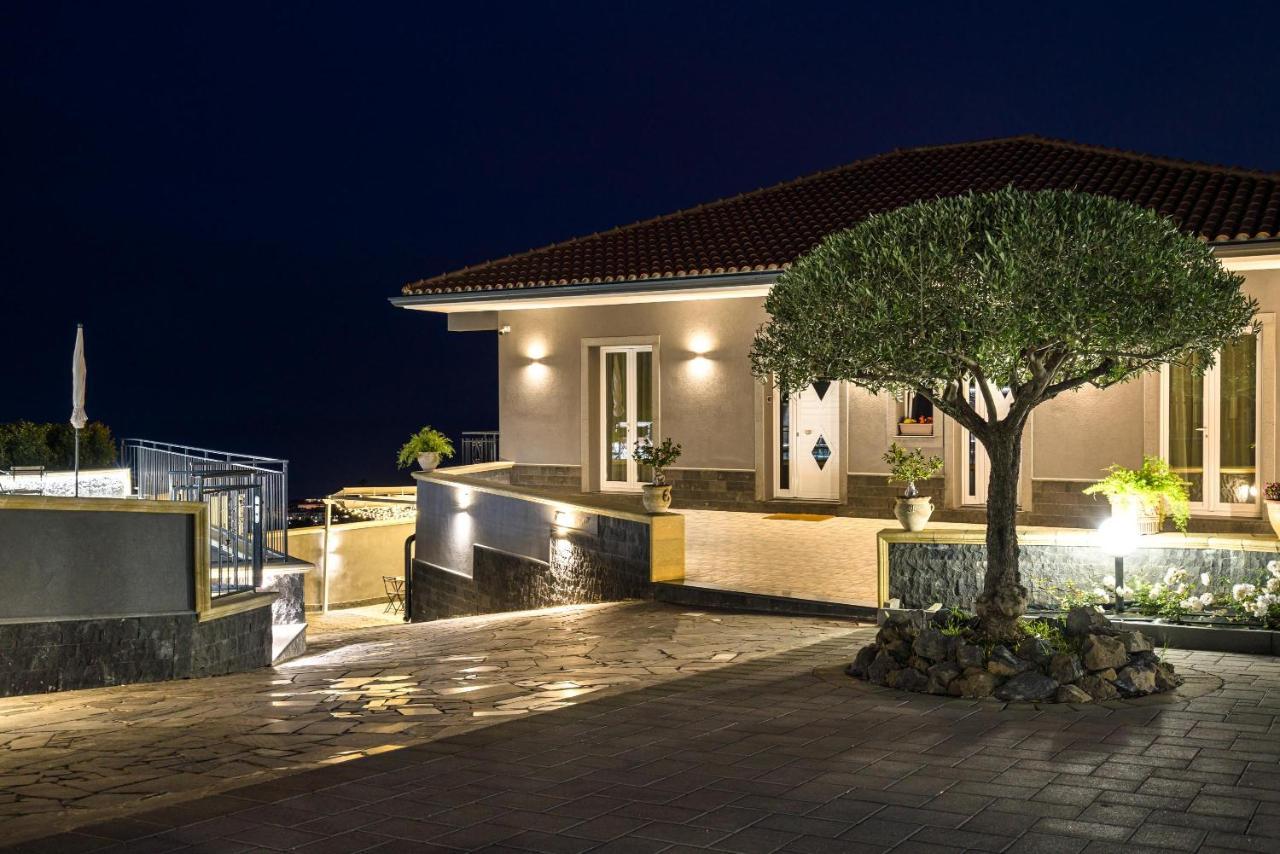 Affittacamere Villa Antonio アーチ・カステッロ エクステリア 写真