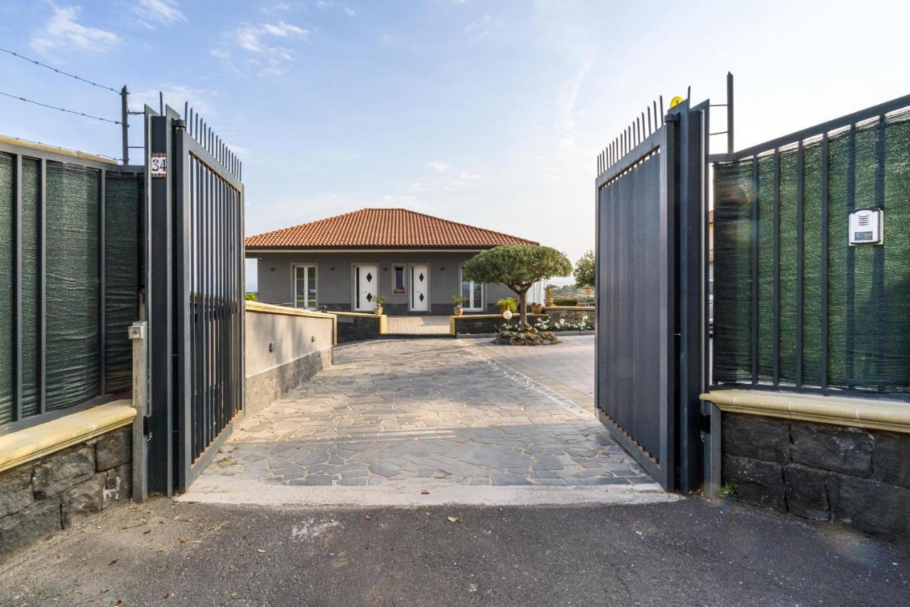 Affittacamere Villa Antonio アーチ・カステッロ エクステリア 写真
